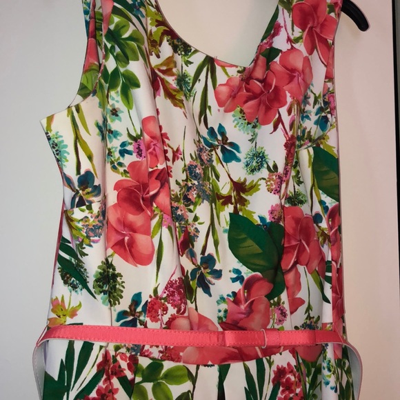 Floral dress, worn once! - Picture 2 of 5